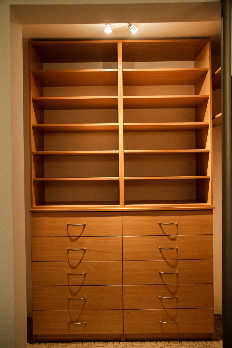 wardrobe-2094693_1920.960x0-aspect.jpg
